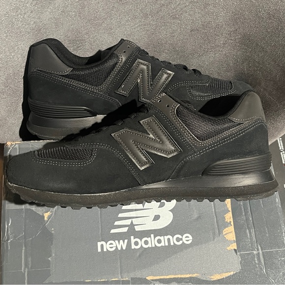 New Balance Men’s Sneakers 574 Black Size 11 US - Picture 4 of 15